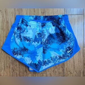 Girls Nike Tempo Shorts size Small Blue. 1364